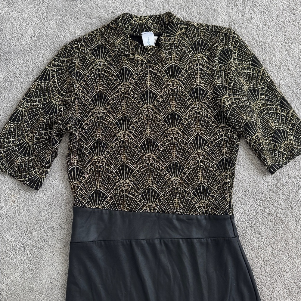 Chic Black and Gold Patterned Dress